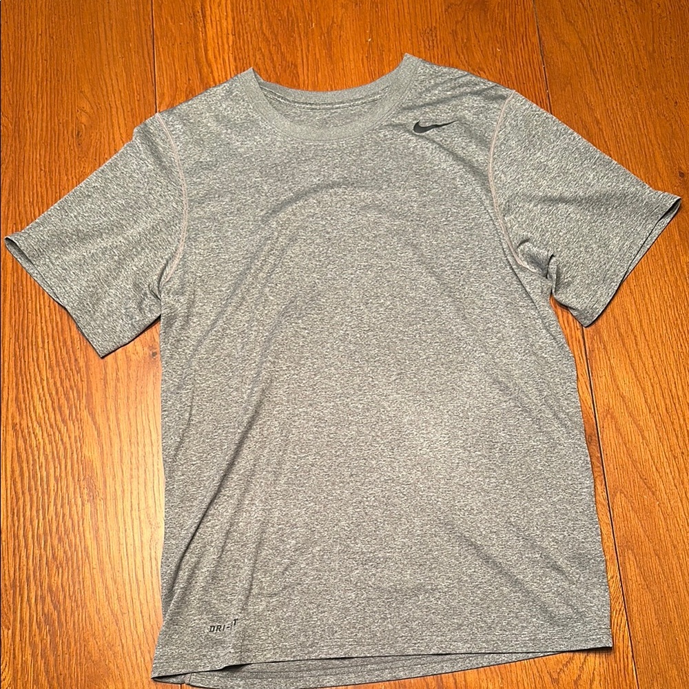 Nike Men's Gray Dri-FIT Shirt